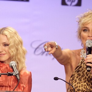 Madonna et Sharon Stone lors du gala d'amfAR à Cannes en 2008.