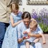 La princesse Victoria, ses enfants la princesse Estelle et le prince Oscar - La princesse Victoria de Suède fête son 40ème anniversaire entourée de sa famille au château de Solliden sur l'île d'Oland le 15 juillet 2017, au lendemain de la date de sa naissance elle rencontre la population venue lui apporter des cadeaux