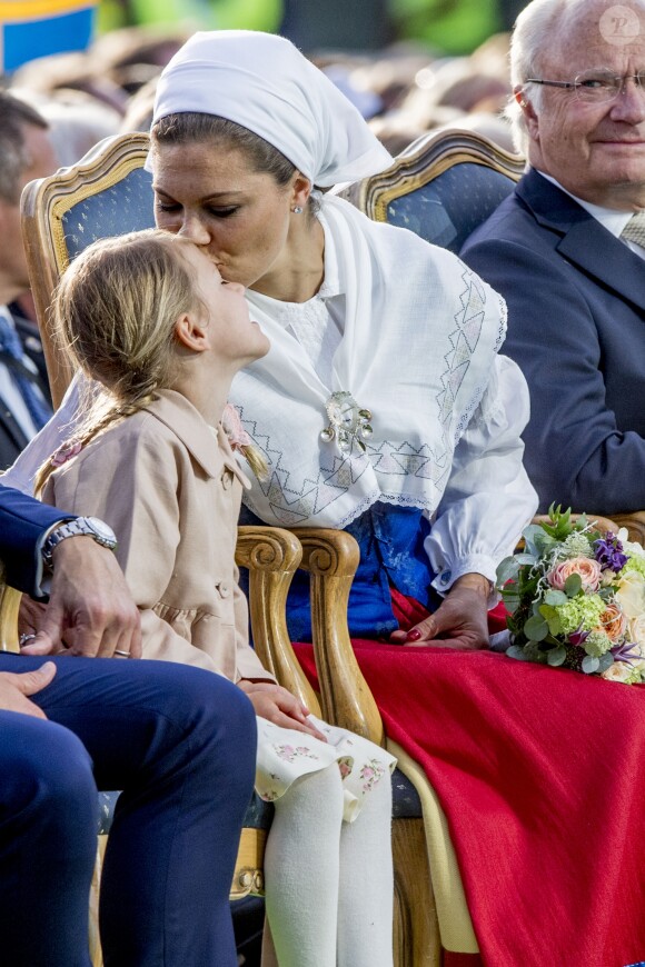 La princesse Victoria et la princesse Estelle - La princesse Victoria de Suède fête son 40ème anniversaire entourée de sa famille sur l'île d'Oland le 14 juillet 2017