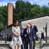 Le prince William et la duchesse Catherine de Cambridge ont visité le 18 juillet 2017 l'ancien camp de concentration de Stutthof, près de Gdansk, lors de leur visite officielle en Pologne, le premier établi par les nazis dans le pays, en 1939, et l'un des derniers libérés par les Alliés, en 1945.
