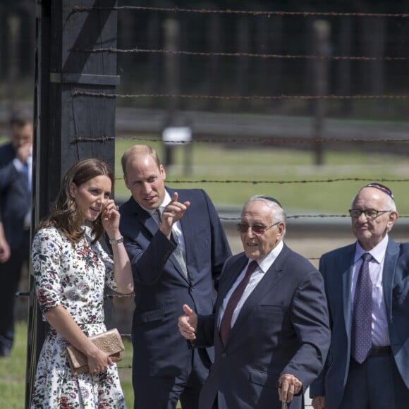 Le prince William et la duchesse Catherine de Cambridge ont visité le 18 juillet 2017 l'ancien camp de concentration de Stutthof, près de Gdansk, lors de leur visite officielle en Pologne, le premier établi par les nazis dans le pays, en 1939, et l'un des derniers libérés par les Alliés, en 1945.