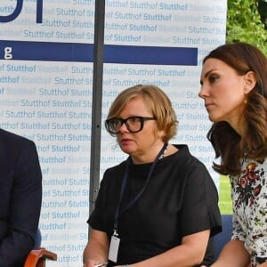 Le prince William et la duchesse Catherine de Cambridge ont visité le 18 juillet 2017 l'ancien camp de concentration de Stutthof, près de Gdansk, lors de leur visite officielle en Pologne, le premier établi par les nazis dans le pays, en 1939, et l'un des derniers libérés par les Alliés, en 1945.