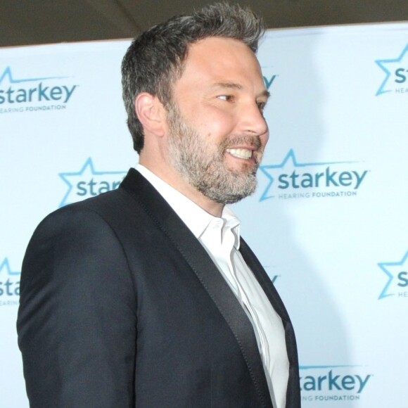 Ben Affleck lors du ''2017 Starkey Hearing Foundation So the World May Hear Award Gala'' au Saint Paul RiverCentre à Saint Paul, le 16 juillet 2017. 