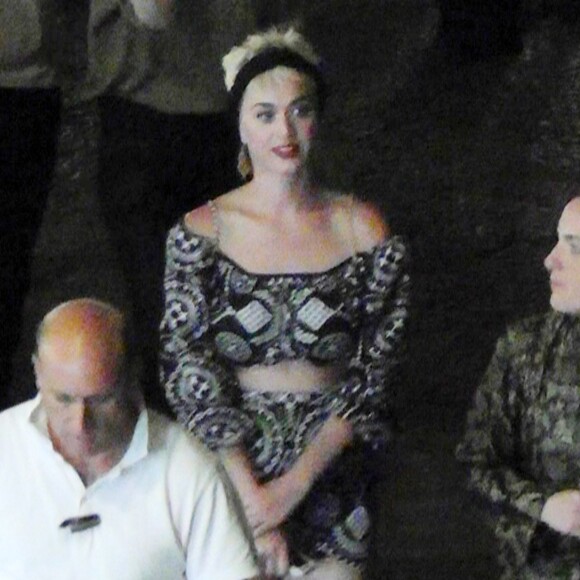 Katy Perry visite la grotte bleue d'Anacapri lors d'une excursion en bateau à Capri en Italie le 9 juillet 2017.