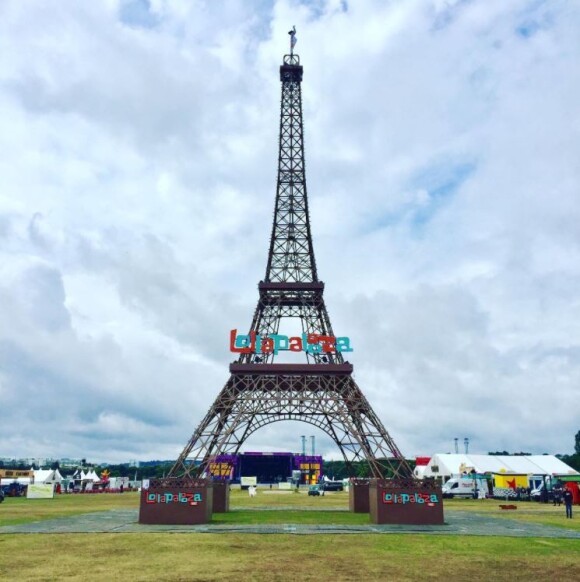 La première édition du Lollapalooza Paris, organisé par Live Nation, se tient à Longchamp les 22 et 23 juillet 2017.