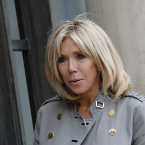 Brigitte Macron après le départ du le chanteur Bono qui a rencontré le président de la République au palais de l'Elysée à Paris, le 24 juillet 2017. © Alain Guizard/Bestimage