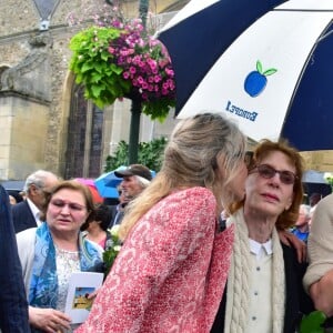 Natalie Rich-Fernandez, Catherine Rich et Delphine Rich, la femme et les filles de Claude Rich lors des obsèques de Claude Rich en l'église Saint-Pierre-Saint-Paul d'Orgeval à Orgeval le 26 juillet 2017.26/07/2017 - Orgeval