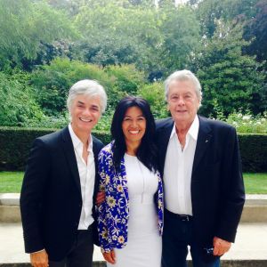 Exclusif - Alain Delon au Sénat à l'initiative de son ami Cyril Viguier pour la dernière de l'émission "Territoires d'infos" à Paris le 20 juillet 2017. Cyril Viguier, ami de très longue date de l'acteur, l'avait convié à déjeuner en compagnie de la Sénatrice de Marseille Samia Ghali.
