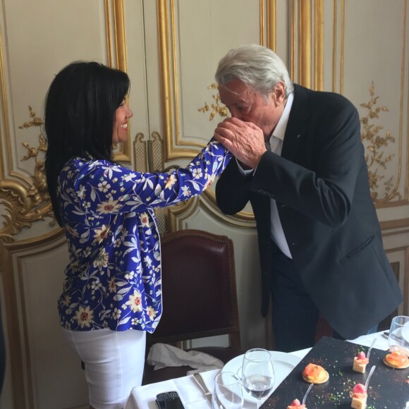 Exclusif - Alain Delon au Sénat à l'initiative de son ami Cyril Viguier pour la dernière de l'émission "Territoires d'infos" à Paris le 20 juillet 2017. Cyril Viguier, ami de très longue date de l'acteur, l'avait convié à déjeuner en compagnie de la Sénatrice de Marseille Samia Ghali.