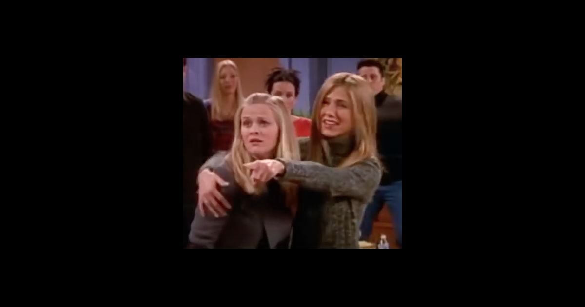 Rachel (Jennifer Aniston) retrouvant sa petite soeur (Reese Witherspoon) dans Friends (saison 6