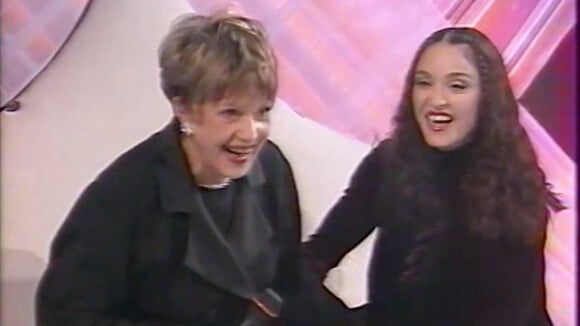 En 1998 dans "Sacrées Femmes", Jean-Pierre Foucaut réunit Madonna et Jeanne Moreau. La séquence débute à la 12e minute.
