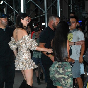 Kim Kardashian et Kendall Jenner font du shopping au magasin ''Search & Destroy'', dans le quartier d'East Village. New York, le 1er août 2017.