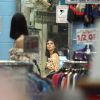 Kim Kardashian et Kendall Jenner font du shopping au magasin ''Search & Destroy'', dans le quartier d'East Village. New York, le 1er août 2017.