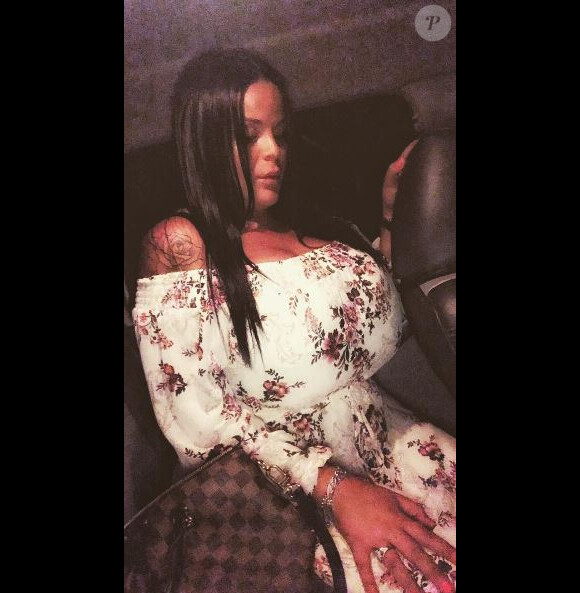 Sarah Fraisou (Les Vacances des Anges 2) dévoile son incroyable poitrine sur les réseaux sociaux.