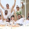 Le tout nouvel attaquant du Paris Saint-Germain (PSG) Neymar Jr et sa tribu, Alvaro Costa, Jô Amancio, Gustavo Almeida, Guilherme Pitta et Gil Cebola sur un yacht, profitent de quelques jours de vacances à Saint-Tropez, Côte d'Azur, le 7 août 2017.