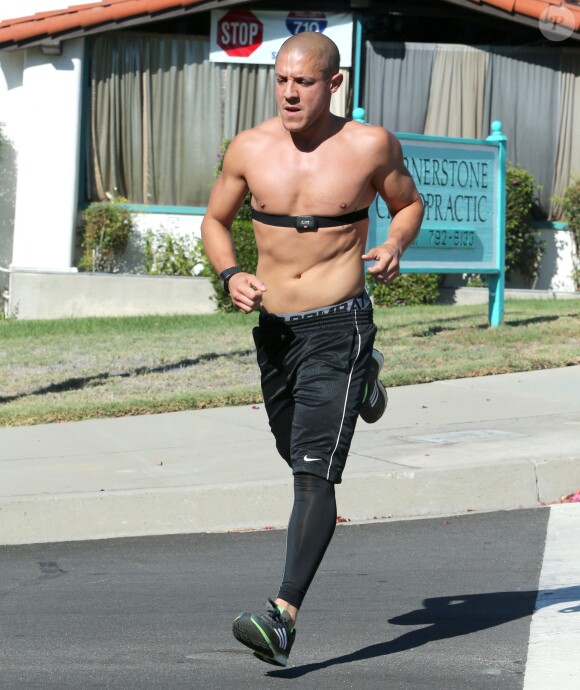 Exclusif - Theo Rossi (Sons of Anarchy, Luke Cage) fait son jogging à Los Angeles en septembre 2014. Sa femme Meghan et lui ont accueilli le 3 août 2017 un deuxième fils, Arlo.