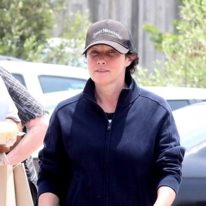 Exclusif - Shannen Doherty fait du shopping avec sa mère Rosa à Malibu, le 15 juillet 2017  Shannen Doherty and her mom Rosa goes grocery shopping . Shannen looks casual as she smiles ear to ear while leaving the store with her mom. 15th july 201715/07/2017 - Los Angeles