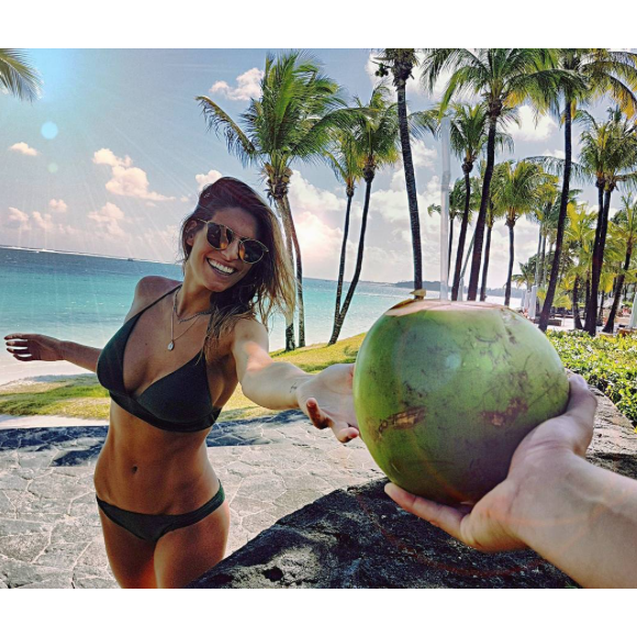 Laury Thilleman en vacances sur l'île Maurice, le 12 août 2017.