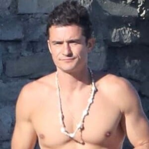 Exclusif - Orlando Bloom passe une journée en famille et avec des amis à Malibu.. le 27 juin 2017