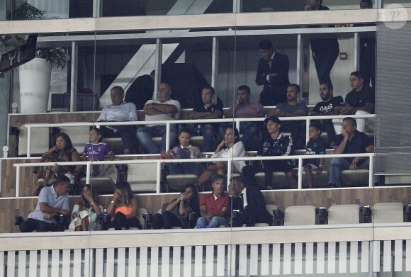 Cristiano Ronaldo avec sa compagne Georgina Rodriguez et sa famille lors de la finale de la Supercoupe d'Espagne "Real Madrid - FC Barcelone" au stade Santiago Bernabeu à Madrid, le 16 août 2017.