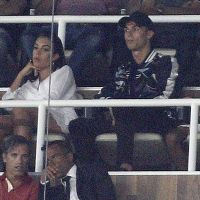 Cristiano Ronaldo : Profil bas en tribunes avec Georgina, enceinte, et son clan