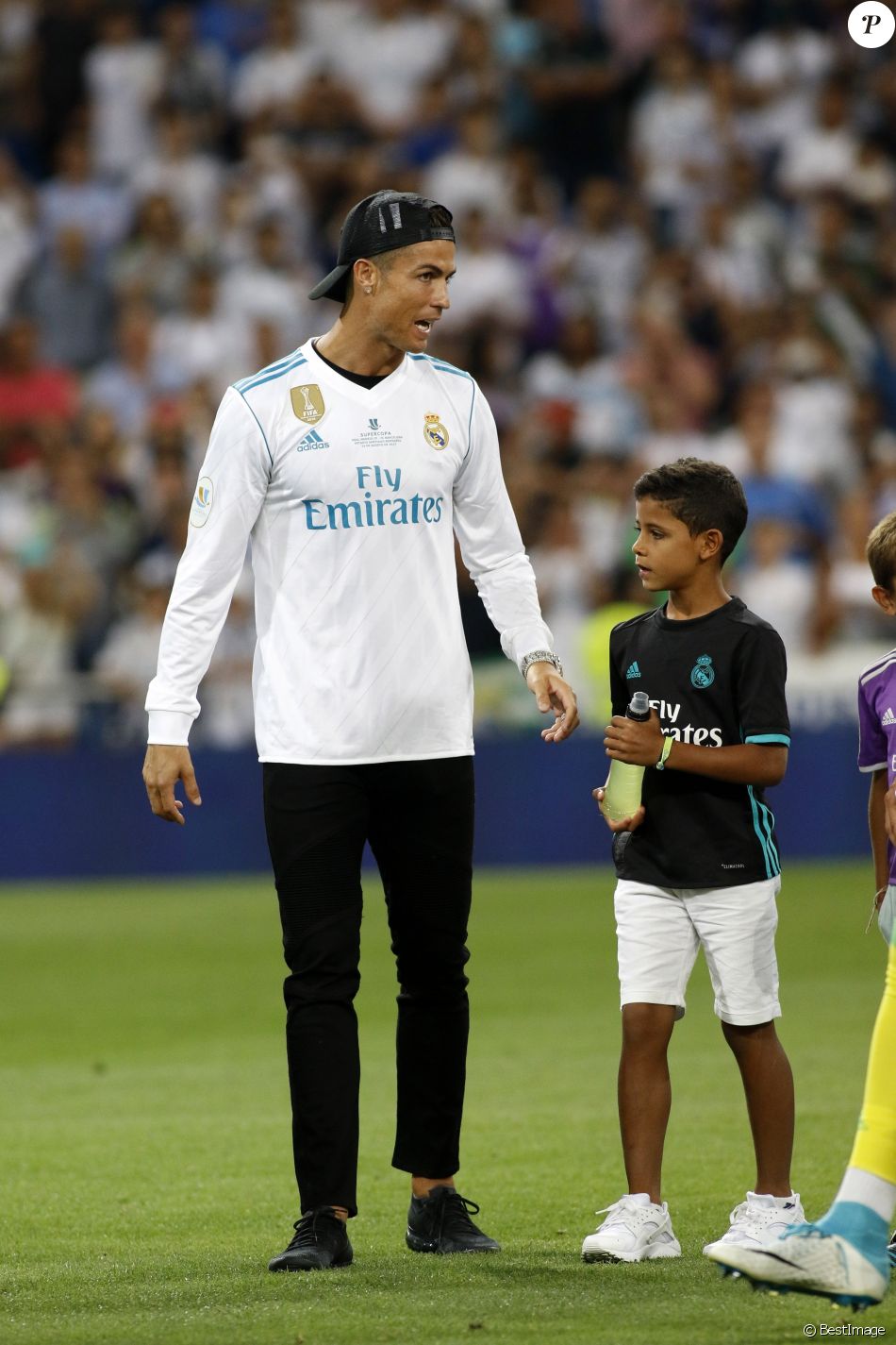 Cristiano Ronaldo et son fils Cristiano Jr. Finale de la ...
