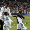 Cristiano Ronaldo et son fils Cristiano Jr. Finale de la Supercoupe d'Espagne "Real Madrid - FC Barcelone" au stade Santiago Bernabeu à Madrid, le 16 août 2017. Le Real Madrid s'est imposé 2 à 0.