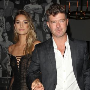 Robin Thicke et sa compagne April Love Geary sortent de la soirée d'anniversaire de Lana Del Rey au club 1 OAK à West Hollywood, le 22 juin 2017.