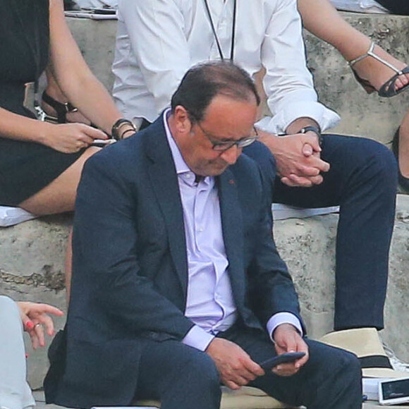 François Hollande assiste à la 6ème édition du sommet de la communauté des Napoléons à Arles pour parler de sa fondation, "La France s'engage" le 22 juillet 2017.