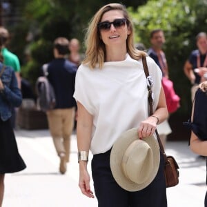 Julie Gayet au village lors des internationaux de tennis de Roland Garros à Paris le 5 juin 2017. © Cyril Moreau / Dominique Jacovides / Bestimage