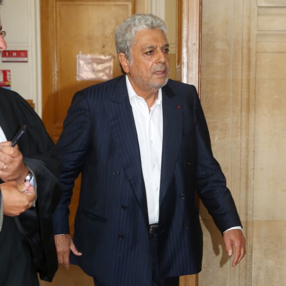 Semi exclusif - Enrico Macias arrive à la 11ème chambre du tribunal correctionnel pour le verdict de son affaire d'escroquerie d'emprunts hypothécaires auprès de la banque islandaiseLandsbanki Luxembourg le 28 août 2017.