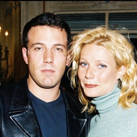 Gwyneth Paltrow et Ben Affleck au défilé Christian Dior à Paris en octobre 1998.