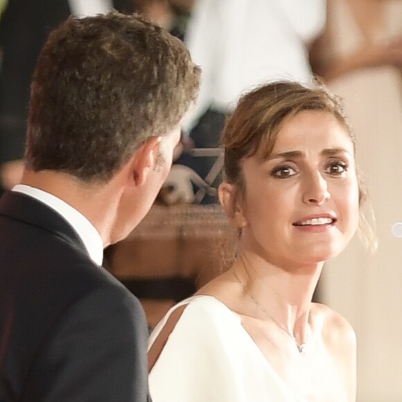 Julie Gayet (robe Vivienne Westwood Couture) assiste à la première du film "The Insult" lors du 74e Festival International du Film de Venise, la Mostra le 31 aout 2017.