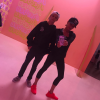 Photo de Romeo (pull Anti Social Social Club et baskets Vans) et Victoria Beckham à Los Angeles. Août 2017.