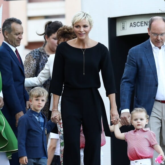 La princesse Charlene et le Prince Albert II de Monaco et leur fille la princesse Gabriella ainsi que le fils de Jean Leonard de Massy, à droite, Melchior, à gauche, durant le traditionnel pique-nique des monégasques au parc Princesse Antoinette à Monaco le 1er septembre 2017. © Olivier Huitel/Pool restreint Monaco/Bestimage