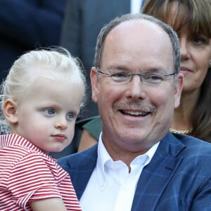 Le prince Albert II de Monaco qui se fait pousser la moustache et son fils, le prince Jacques durant le traditionnel pique-nique des monégasques au parc Princesse Antoinette à Monaco le 1er septembre 2017. © Olivier Huitel/Pool restreint Monaco/Bestimage