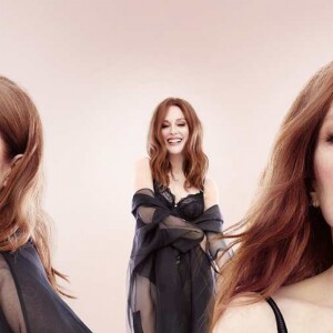 Julianne Moore pose pour la ligne de lingerie Florale de Triumph Julianne Moore poses for Triumph Florale Lingerie Autumn/Winter 2017