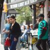 Selena Gomez et son compagnon The Weeknd sont allés faire du shopping chez Louis Vuitton dans le quartier SoHo à New York, le 3 septembre 2017