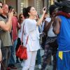 Selena Gomez va à la rencontre des ses fans pendant sa séance de shopping à New York, le 4 septembre 2017