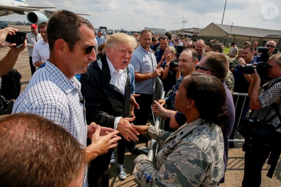 Le président des Etats-Unis Donald Trump et sa femme la Première Dame Melania sont arrivés à Houston, Texas, Etats-Unis, le 2 septembre 2017, pour rencontrer des victimes de la tempête Harvey.