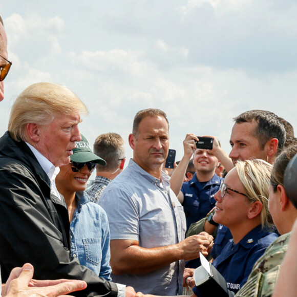 Le président des Etats-Unis Donald Trump et sa femme la Première Dame Melania sont arrivés à Houston, Texas, Etats-Unis, le 2 septembre 2017, pour rencontrer des victimes de la tempête Harvey.