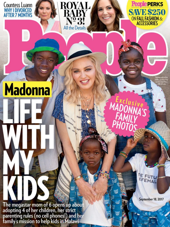 Madonna et ses enfants adoptés au Malawi en couverture du magazine "People", septembre 2017.