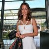 Lucie Lucas arrive à l'aéroport de Nice pour assister au 70ème Festival International du Film de Cannes, le 21 mai 2017.