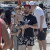 Lionel Messi et son fils Mateo en vacances à Ibiza le 12 juin 2017.