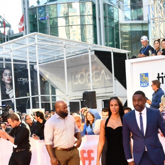 Idris Elba et sa nouvelle compagne Sabrina Dhowre à la première de "The Mountain Between Us" au Toronto International Film Festival 2017 (TIFF), le 10 septembre 2017. © Igor Vidyashev via Zuma Press/Bestimage