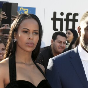 Idris Elba et sa nouvelle compagne Sabrina Dhowre à la première de "The Mountain Between Us" au Toronto International Film Festival 2017 (TIFF), le 10 septembre 2017.