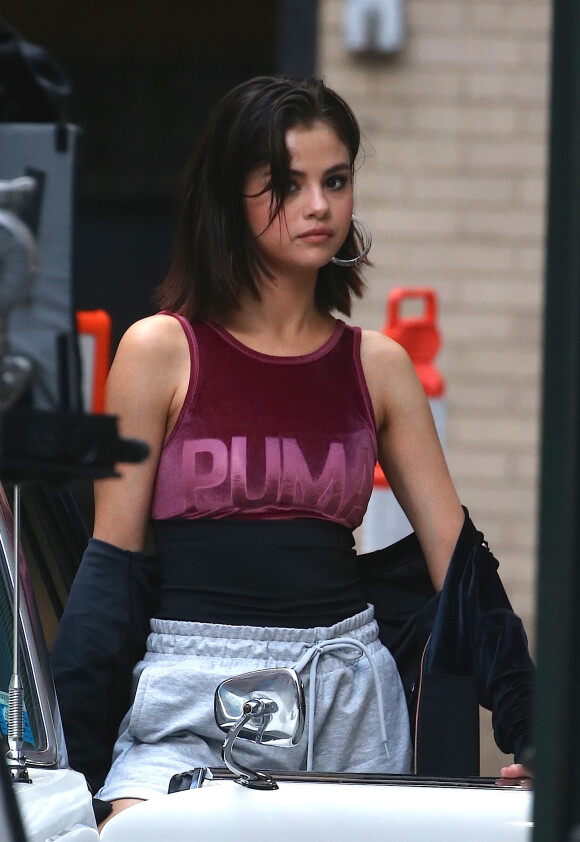 Selena Gomez sur un shooting photo dans la rue à New York le 9 septembre 2017.