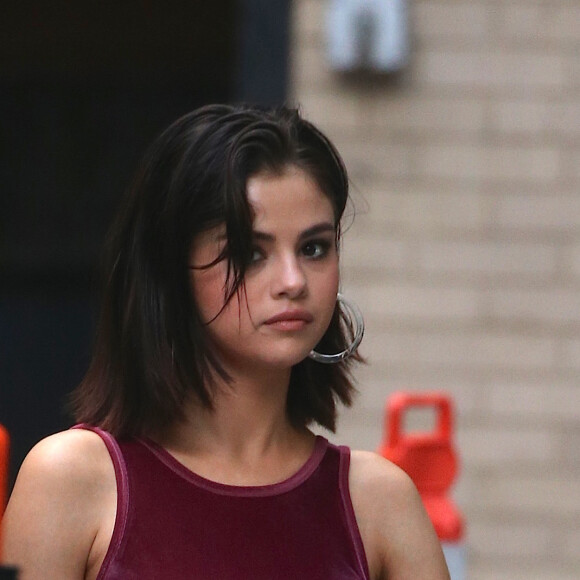 Selena Gomez sur un shooting photo dans la rue à New York le 9 septembre 2017.