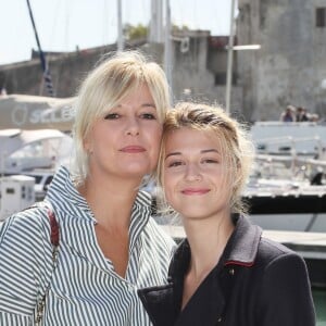 Flavie Flament et Lou Gable - Photocall du téléfilm "La consolation" lors de la 19ème édition du Festival de la Fiction TV de la Rochelle, La Rochelle, le 15 septembre 2017. © Patrick Bernard/Bestimage