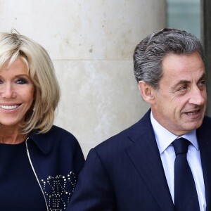 L'ancien président, Nicolas Sarkozy et le président, Emmanuel Macron et Brigitte Macron (Trogneux) - Le président de la République française a reçu les membres de la délégation française de Paris2024 ainsi que ses deux prédécesseurs au palais de l'Elysée à Paris, France, le 16 septembre 2017. © Stéphane Lemouton/Bestimage